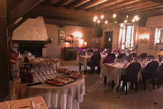 The room of the hotel restaurant Le Bourguignon is a true tribute to the rich gastronomic and cultural tradition of Burgundy.
As soon as you enter the room, you will be immediately transported into the warm and friendly atmosphere that characterises the region. The exposed stone walls and wooden beams give the room a rustic and authentic feel, recalling the history and tradition of Burgundy.
The solid wood tables, comfortable chairs and white linen tablecloths provide an elegant and refined atmosphere, while retaining a warm rustic feel.
The soft lighting and candles add a romantic and relaxing atmosphere to the room, creating an intimate and welcoming ambience.
The walls are decorated with photos and paintings depicting the iconic landscapes and local products of Burgundy, such as the vineyards, and of course the famous wines of the region.
Finally, the cuisine of the hotel restaurant Le Bourguignon is a true tribute to local gastronomy, with traditional dishes made with fresh and seasonal products from local producers.
Overall, the room at Le Bourguignon perfectly embodies the authenticity, conviviality and cultural richness of Burgundy, offering a unique gastronomic and cultural experience to its guests.
